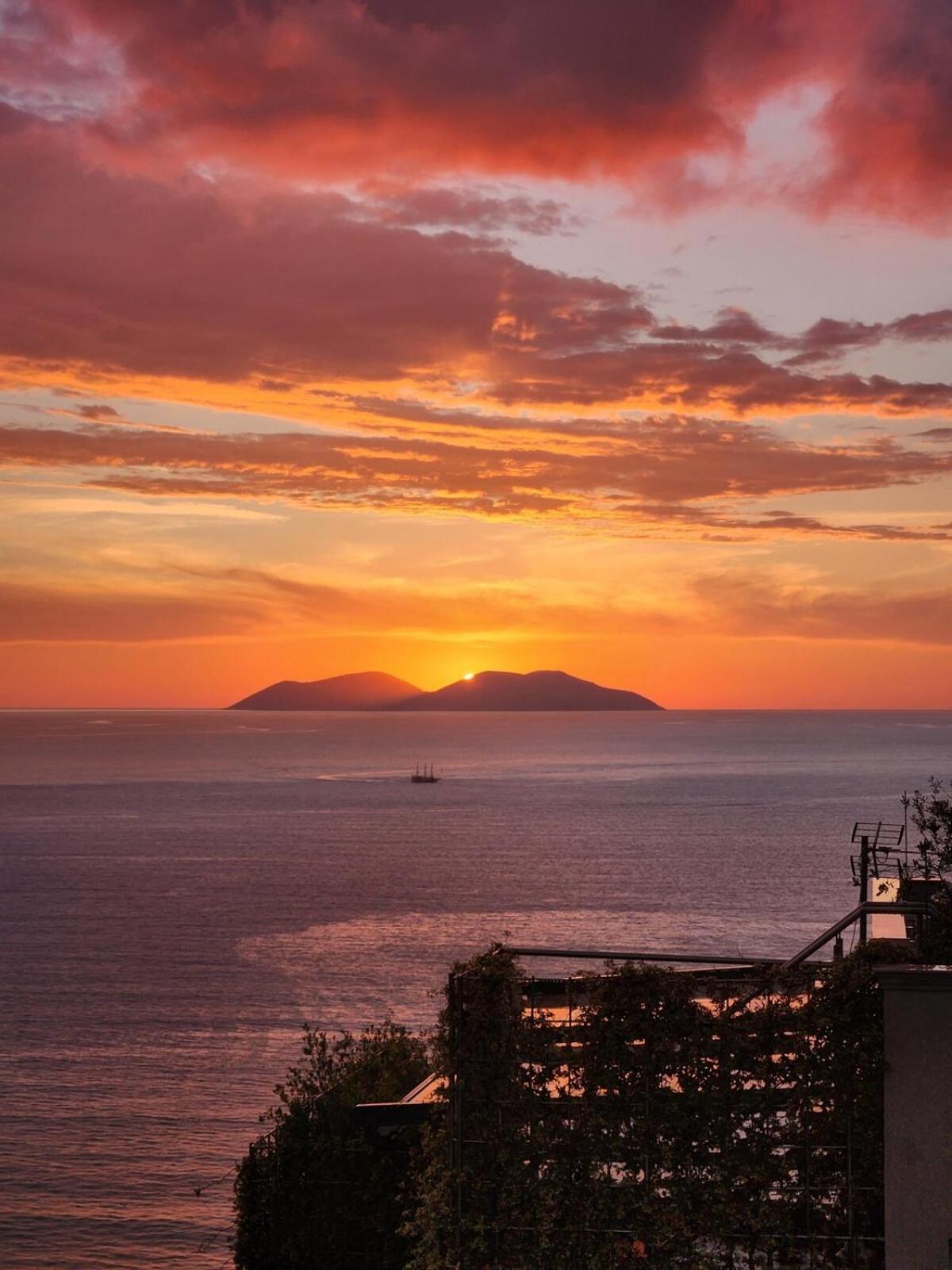 Breathtaking Sea-view Penthouse Apartament *